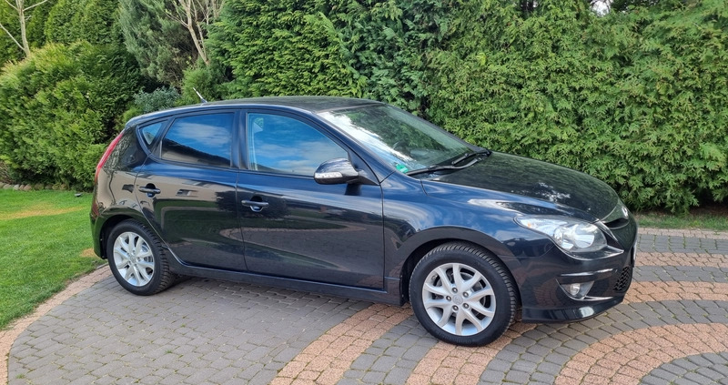 Hyundai I30 cena 22900 przebieg: 125000, rok produkcji 2011 z Tłuszcz małe 497